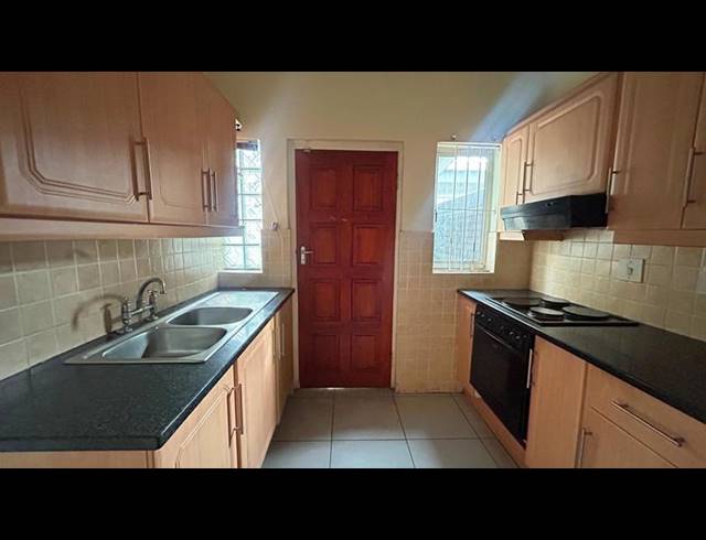 2 BEDROOM TOWNHOUSE FOR SALE IN MEER-EN-SEE